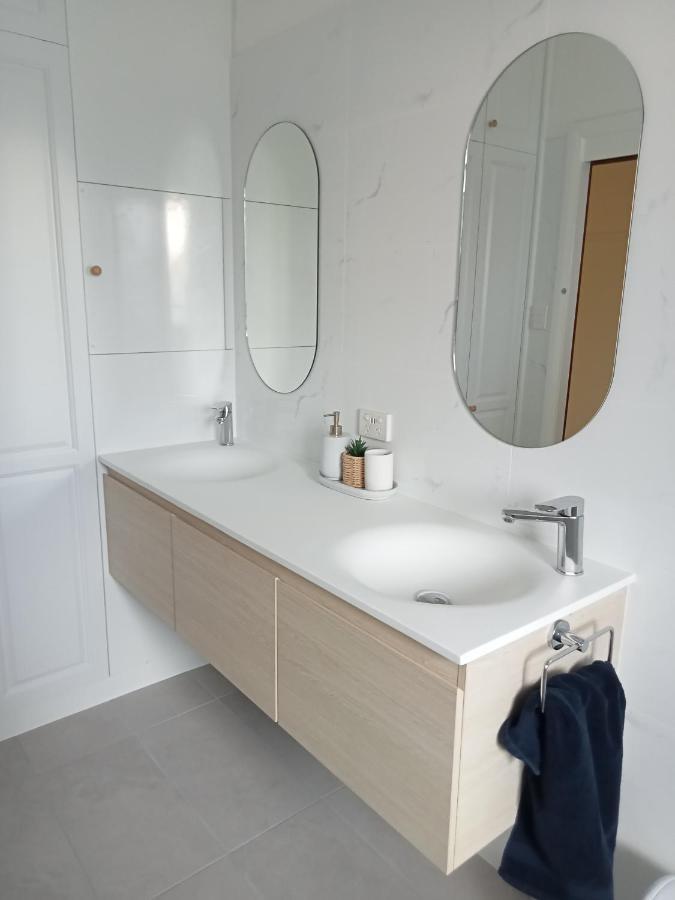 Boyle'S Beach House - Fully Furnished 3 Bedroom Home. Secure Parking. Намбука Хедс Екстериор снимка